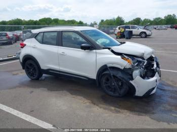  Salvage Nissan Kicks