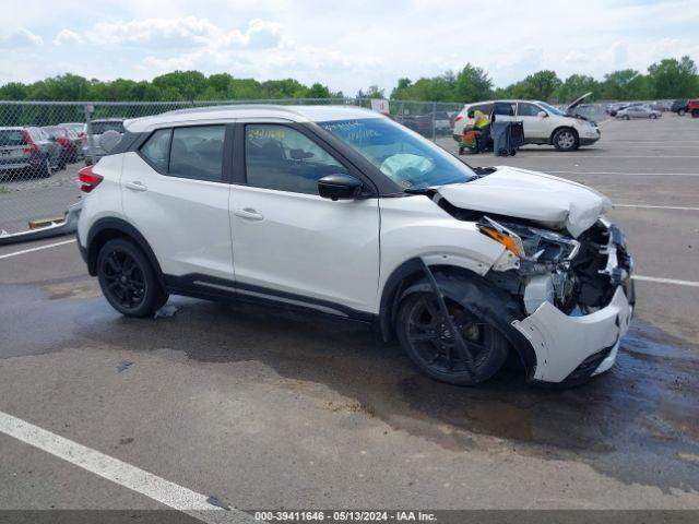  Salvage Nissan Kicks