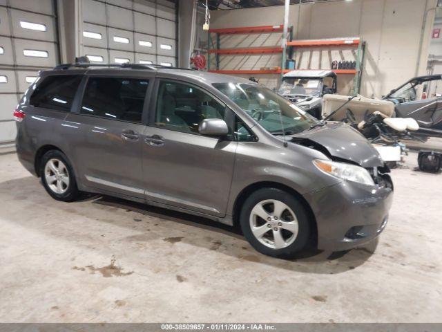  Salvage Toyota Sienna