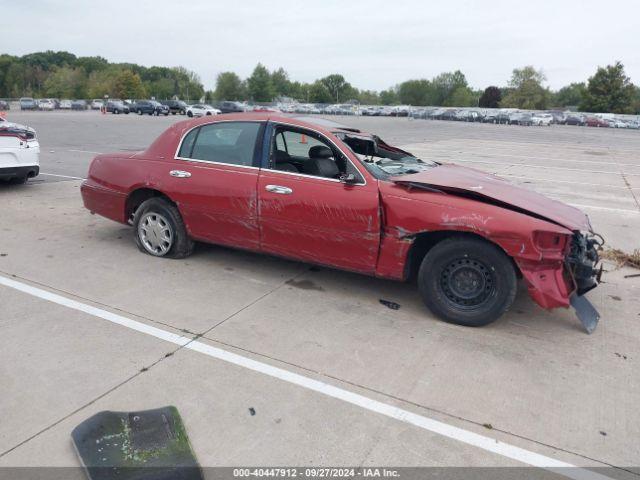  Salvage Lincoln Towncar