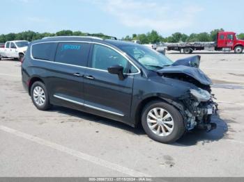  Salvage Chrysler Pacifica