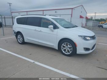  Salvage Chrysler Pacifica