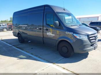  Salvage Mercedes-Benz Sprinter 2500