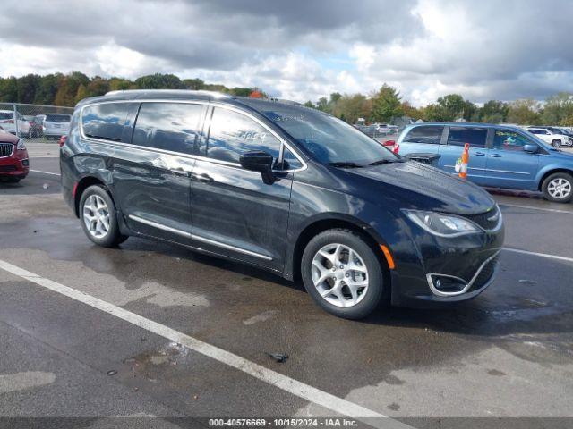  Salvage Chrysler Pacifica