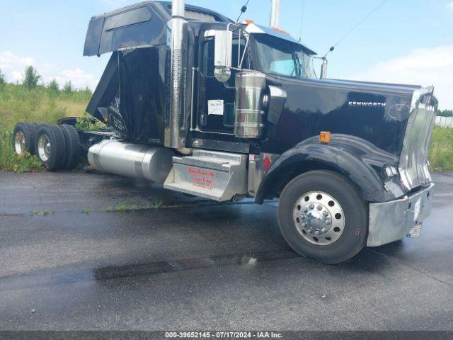  Salvage Kenworth W900