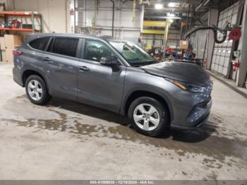  Salvage Toyota Highlander