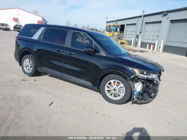  Salvage Kia Carnival