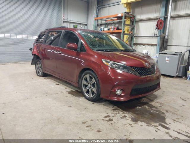  Salvage Toyota Sienna