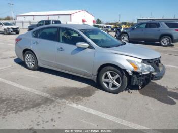  Salvage Nissan Altima