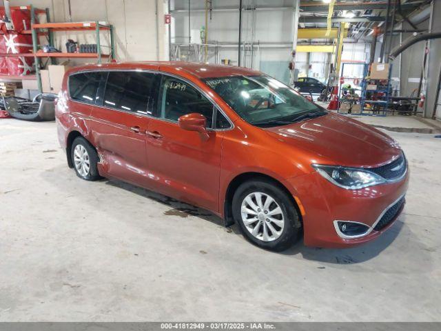  Salvage Chrysler Pacifica