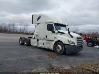  Salvage Freightliner New Cascadia 126