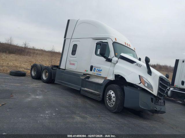  Salvage Freightliner New Cascadia 126