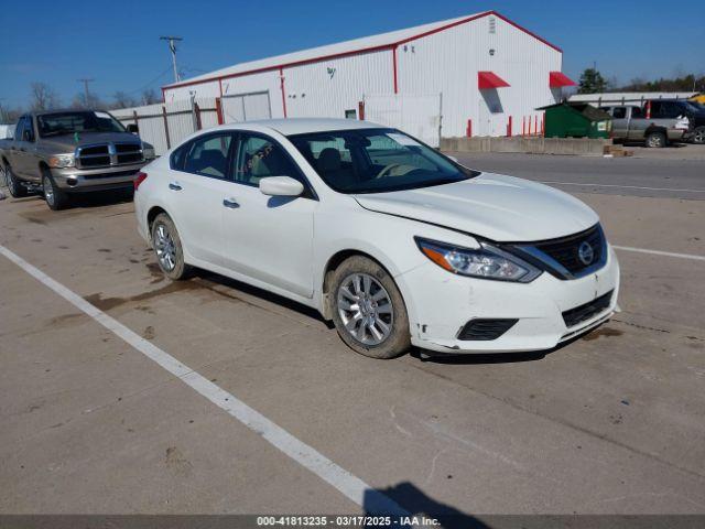  Salvage Nissan Altima