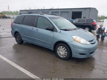  Salvage Toyota Sienna