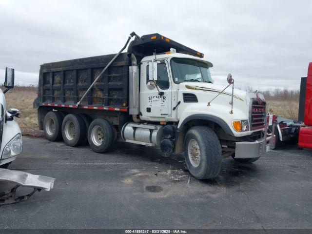  Salvage Mack Cv713
