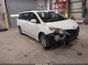  Salvage Toyota Sienna