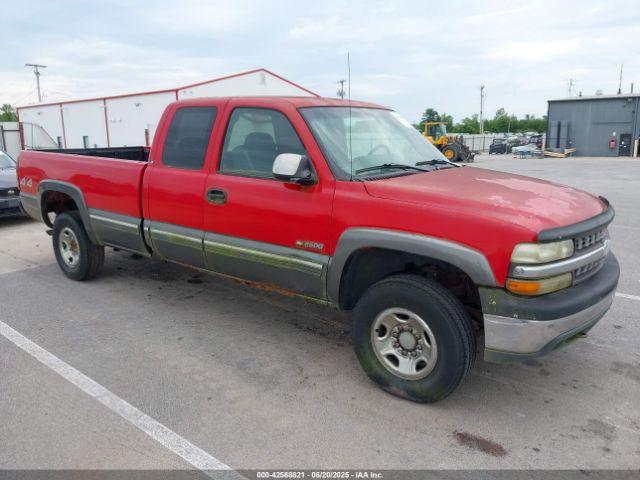  Salvage Chevrolet Silverado 2500