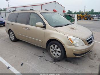  Salvage Hyundai Entourage