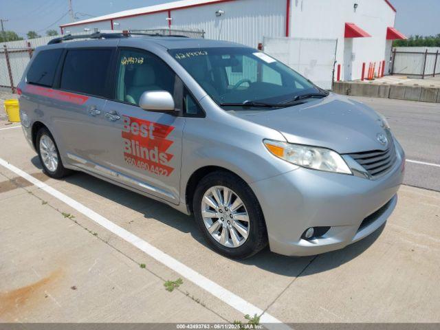  Salvage Toyota Sienna