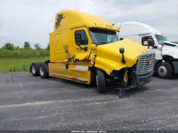  Salvage Freightliner Cascadia 125