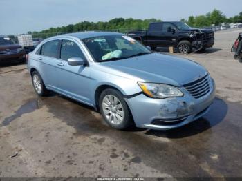  Salvage Chrysler 200