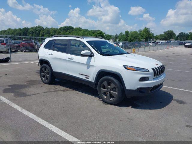  Salvage Jeep Cherokee
