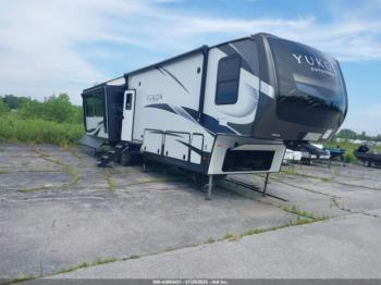  Salvage Dutchmen Camper