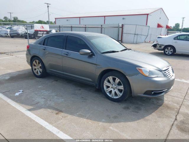  Salvage Chrysler 200