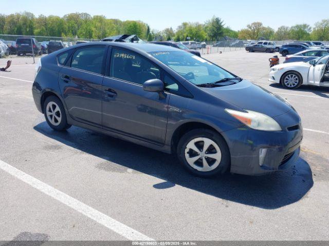  Salvage Toyota Prius