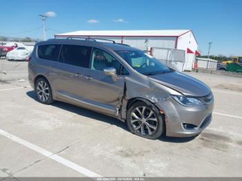  Salvage Chrysler Pacifica