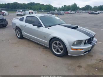  Salvage Ford Mustang