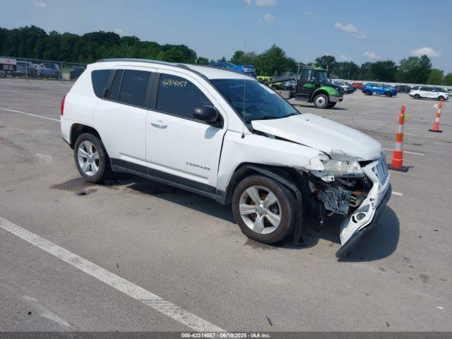  Salvage Jeep Compass