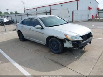  Salvage Chrysler 200