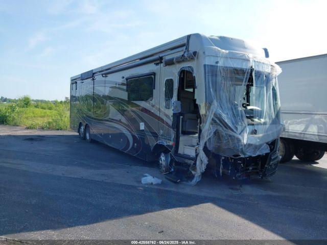  Salvage Freightliner Chassis