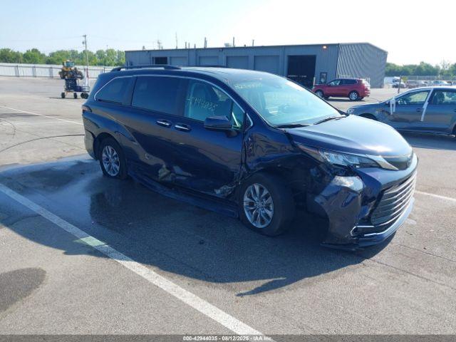  Salvage Toyota Sienna