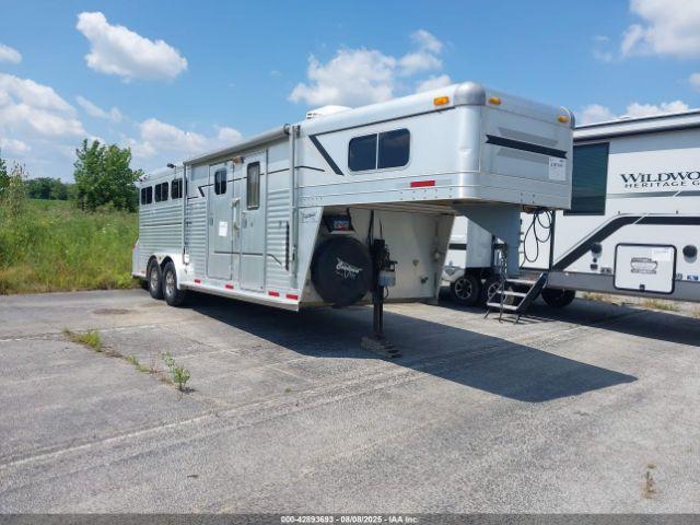  Salvage Foretravel 30ft W Living Qtr