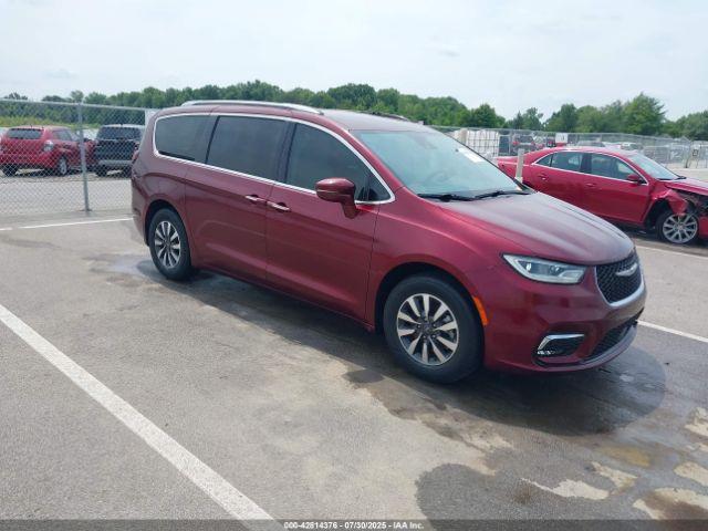  Salvage Chrysler Pacifica
