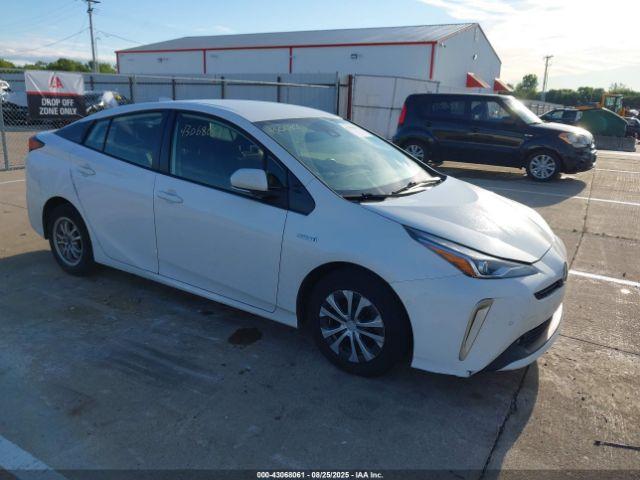  Salvage Toyota Prius