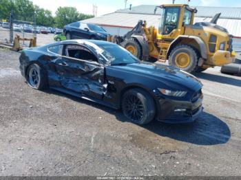  Salvage Ford Mustang