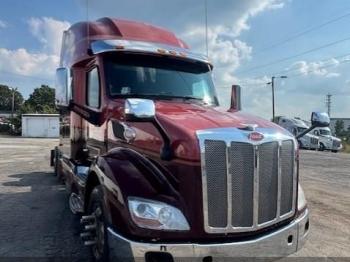  Salvage Peterbilt 579