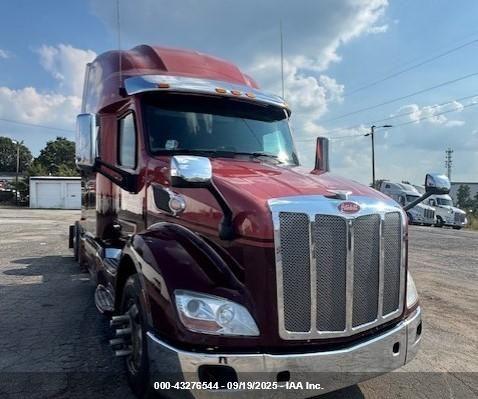  Salvage Peterbilt 579