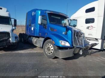  Salvage Peterbilt 579