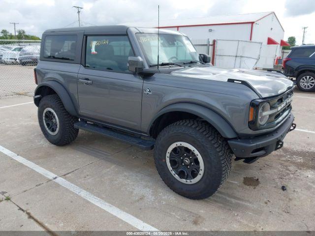  Salvage Ford Bronco