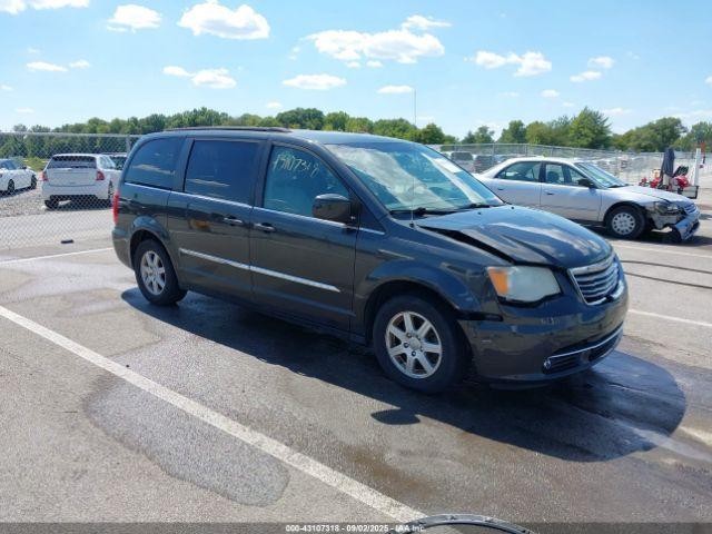  Salvage Chrysler Town & Country