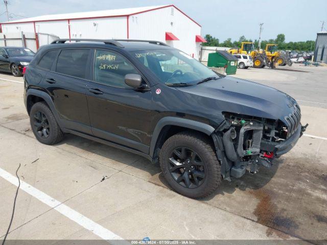  Salvage Jeep Cherokee