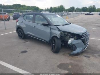  Salvage Nissan Kicks