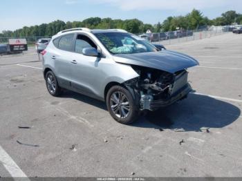  Salvage Hyundai TUCSON