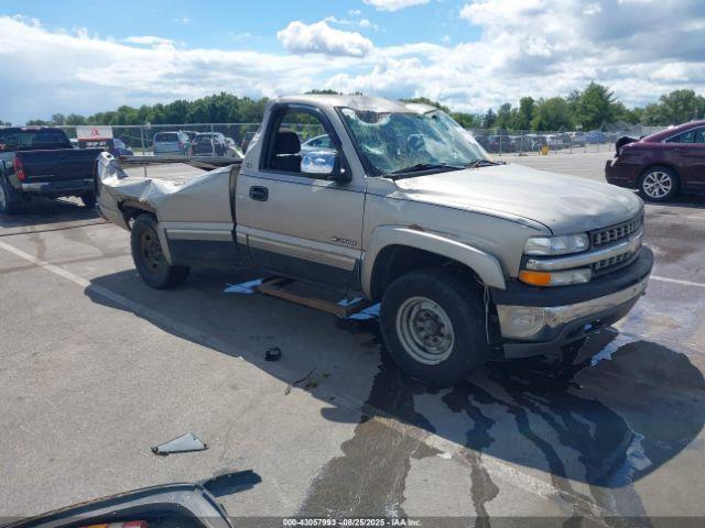  Salvage Chevrolet Silverado 2500