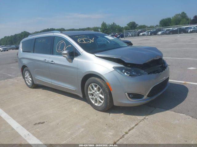  Salvage Chrysler Pacifica
