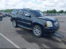 GMC Yukon Denali Image 1